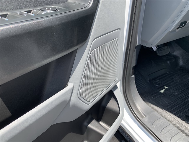 2025 Oxford White Ford Super Duty F-250 SRW XL 4X4 Truck