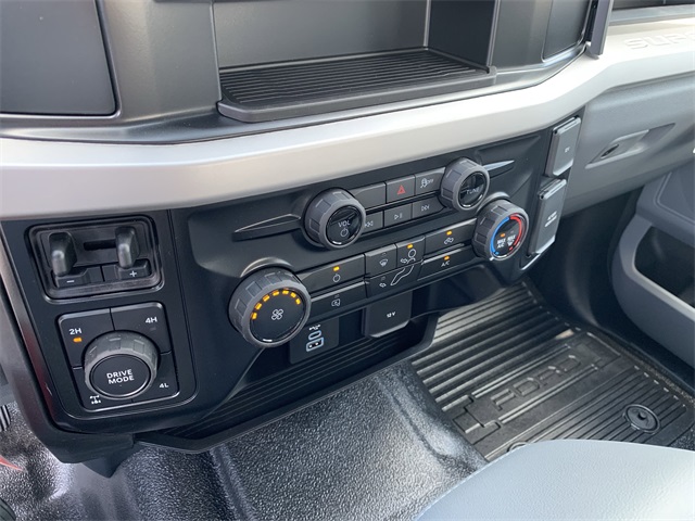 2025 Oxford White Ford Super Duty F-250 SRW XL 4X4 Truck