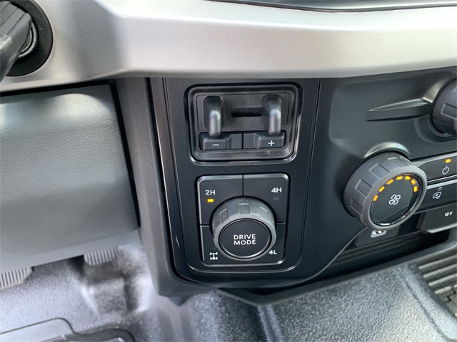 2025 Oxford White Ford Super Duty F-250 SRW XL 4X4 Truck