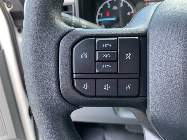 2025 Oxford White Ford Super Duty F-250 SRW XL 4X4 Truck