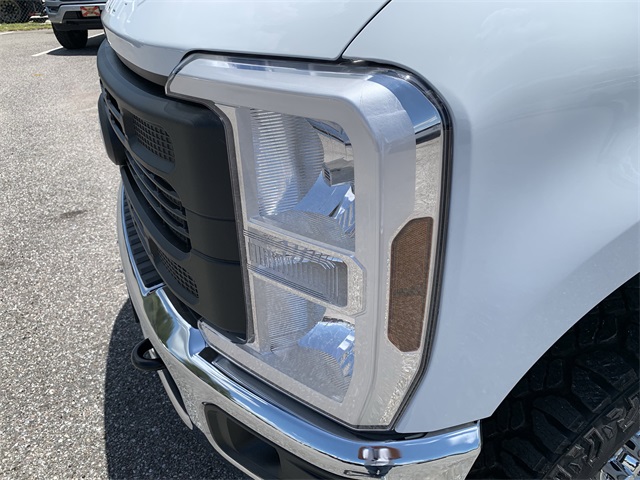 2025 Oxford White Ford Super Duty F-250 SRW XL 4X4 Truck