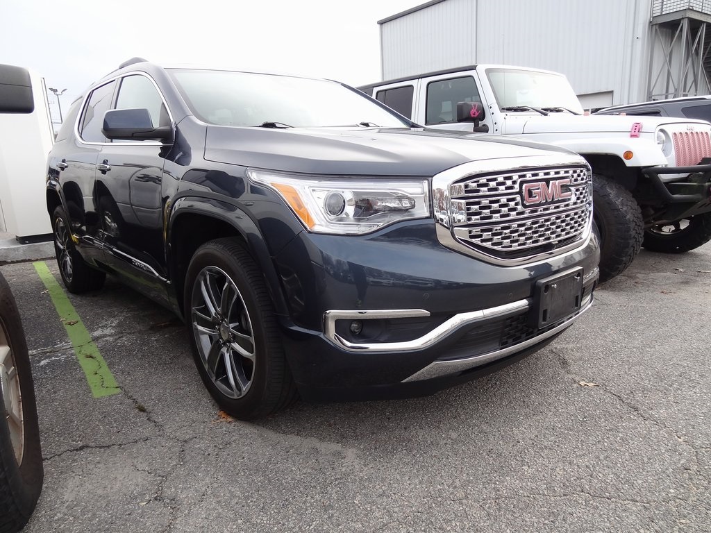 2019 GMC Acadia Denali's photo