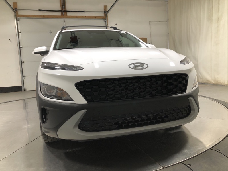 2023 Hyundai Kona SEL photo 2