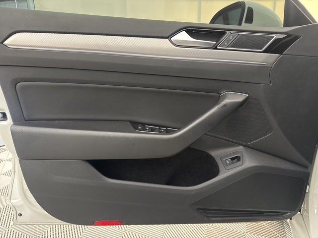 2019 Pure White Volkswagen Arteon 2.0T SEL R-Line AWD Sedan