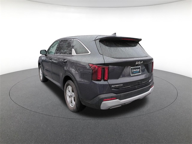 used 2025 Kia Sorento car, priced at $27,490