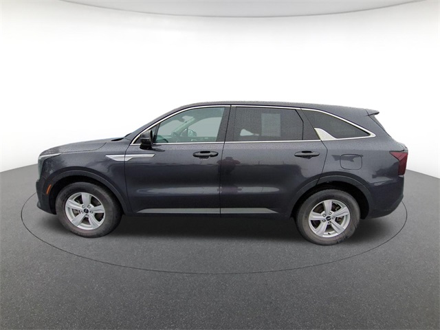 used 2025 Kia Sorento car, priced at $27,490