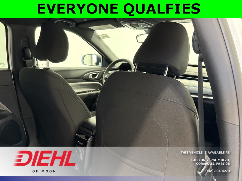 2025 Jeep Compass Sport photo 3