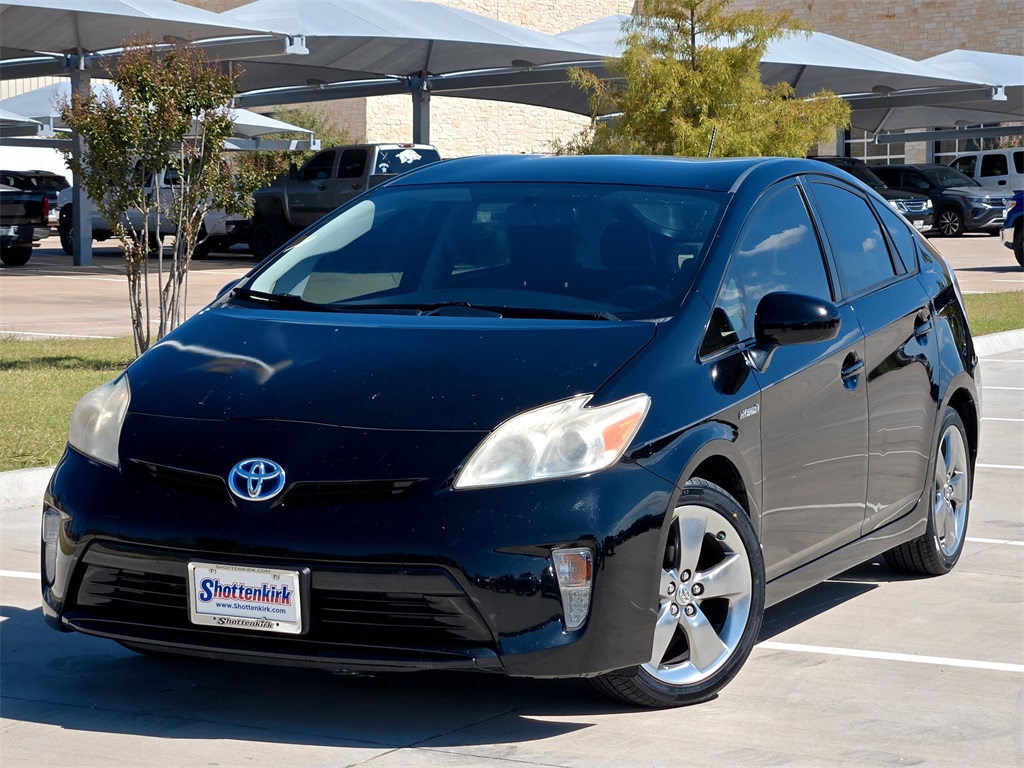 2013 Toyota Prius Three photo 2