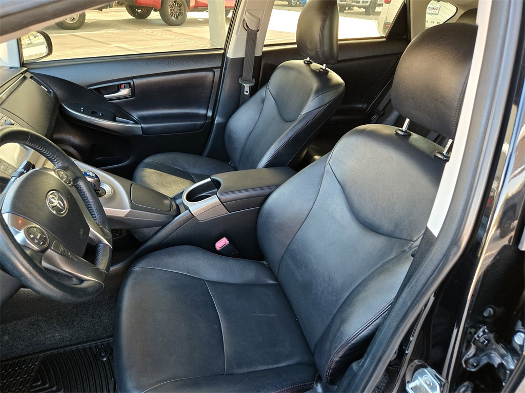 2013 Toyota Prius Three photo 23