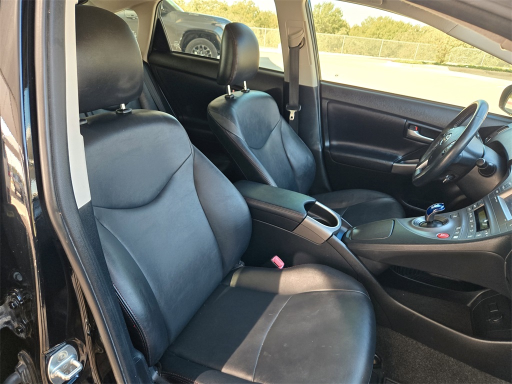 2013 Toyota Prius Three photo 25