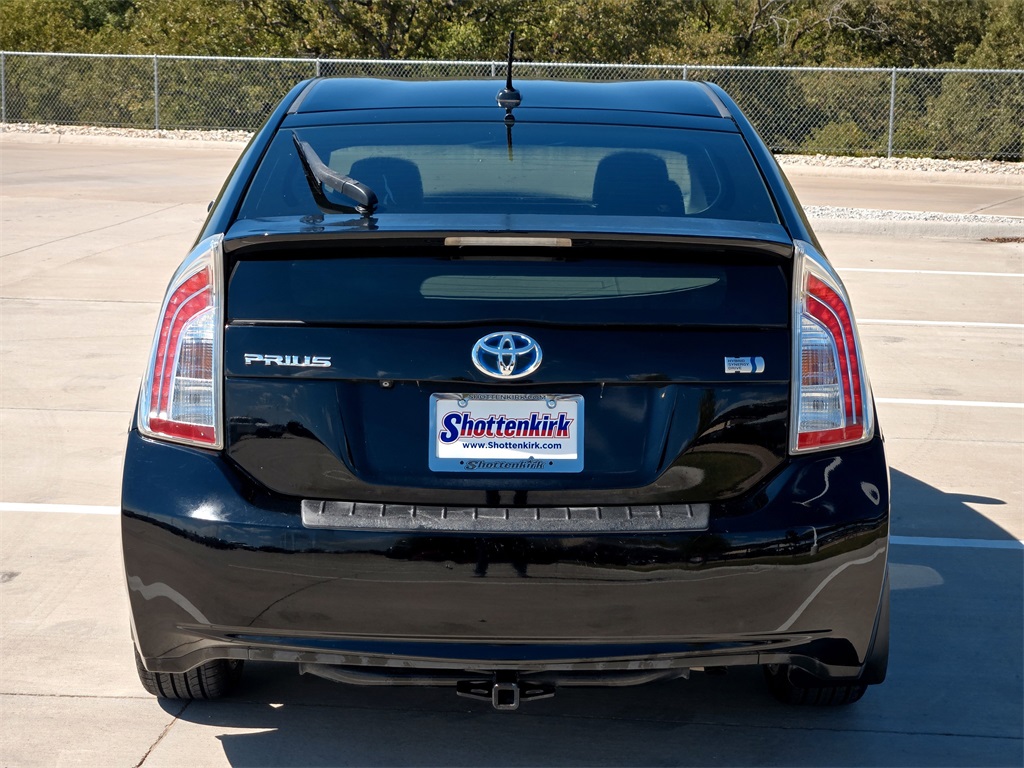 2013 Toyota Prius Three photo 7