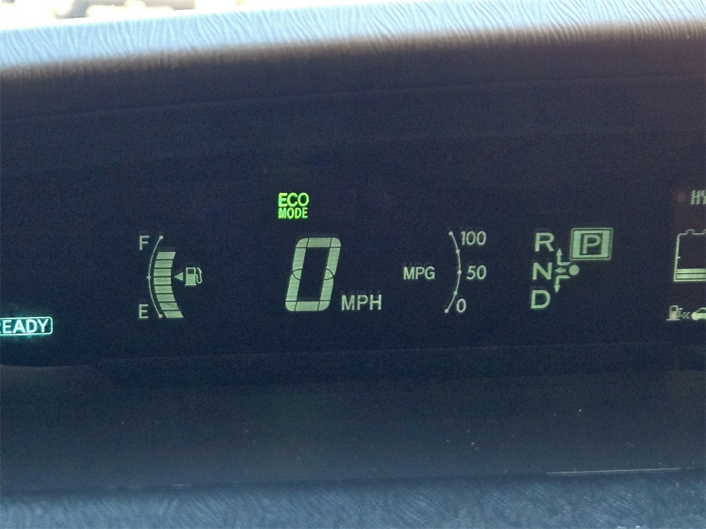 2013 Toyota Prius Three photo 9