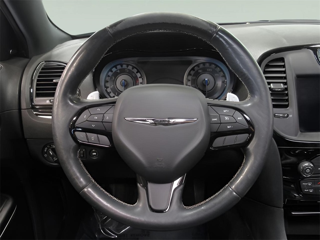 2018 Chrysler 300 S photo 18