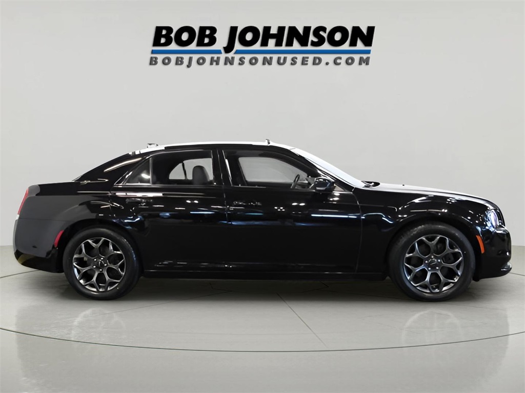 2018 Chrysler 300 S photo 10