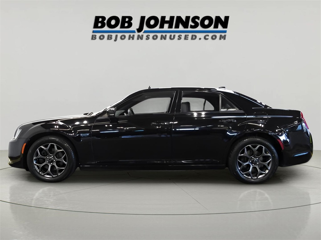 2018 Chrysler 300 S photo 11