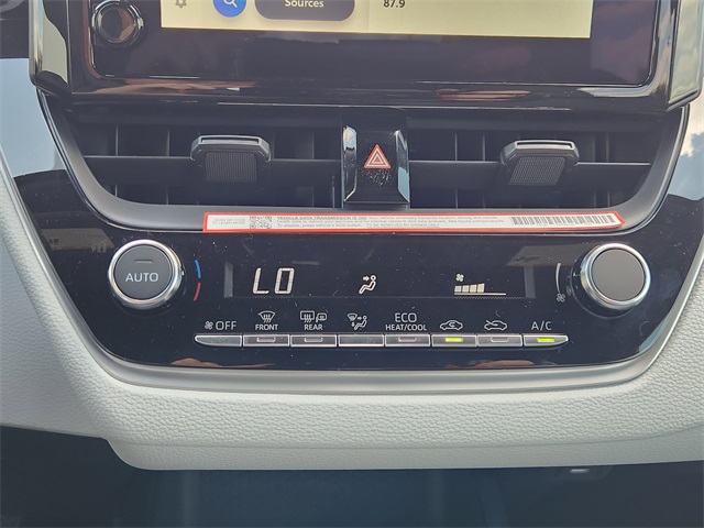 2026 Toyota Corolla SE photo 9