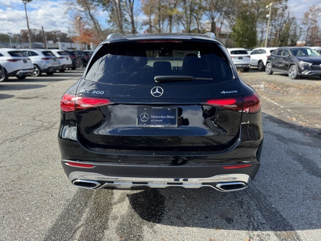 2026 Mercedes Benz GLC 300 4MATIC photo 3