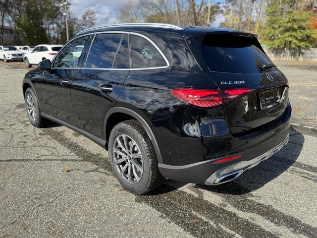 2026 Mercedes Benz GLC 300 4MATIC photo 4