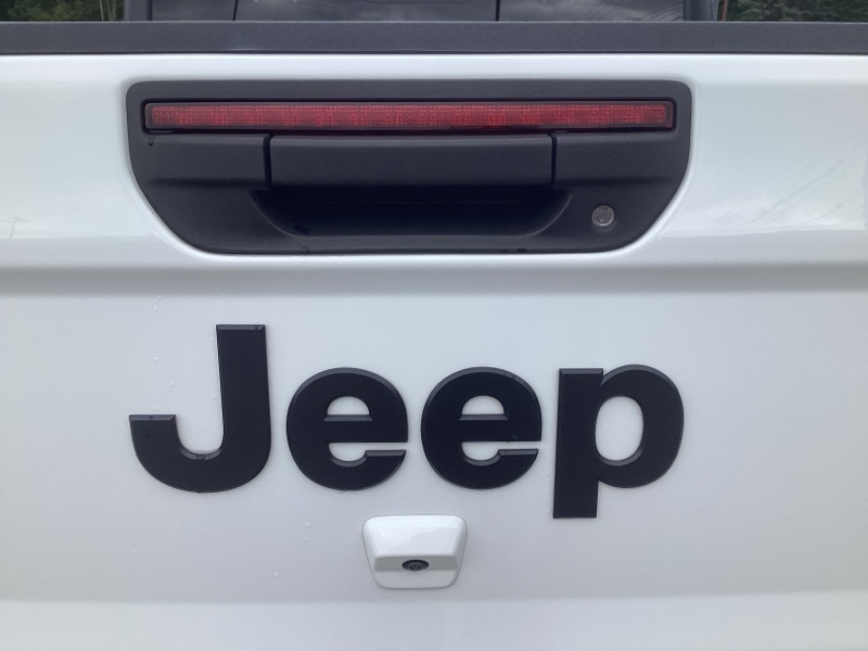 2021 Jeep Gladiator Willys photo 12