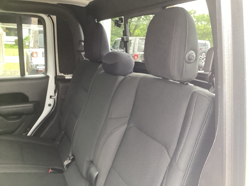 2021 Jeep Gladiator Willys photo 14