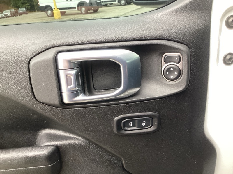 2021 Jeep Gladiator Willys photo 17