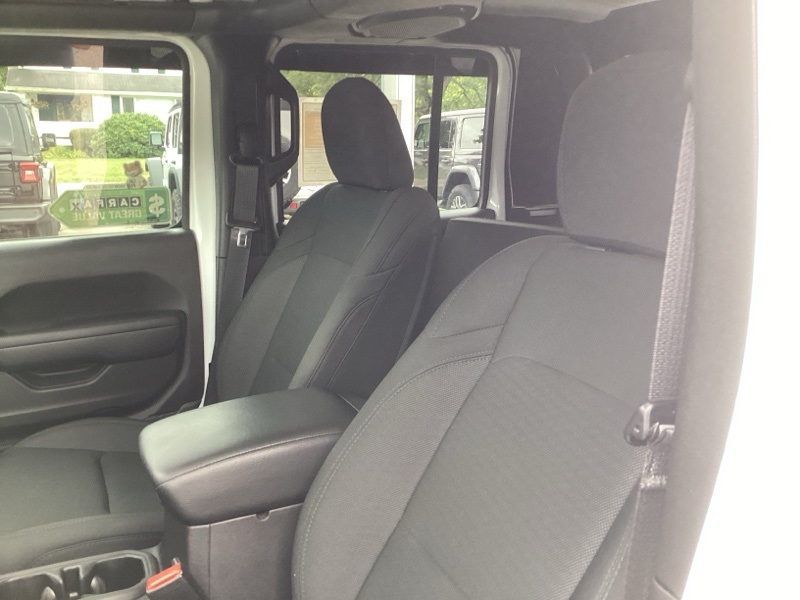 2021 Jeep Gladiator Willys photo 19