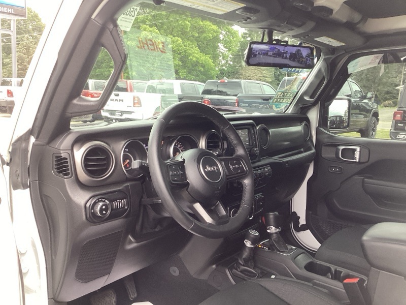 2021 Jeep Gladiator Willys photo 20