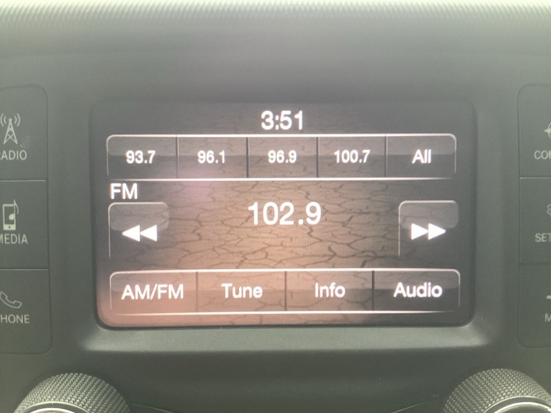 2021 Jeep Gladiator Willys photo 39
