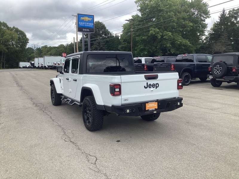 2021 Jeep Gladiator Willys photo 5