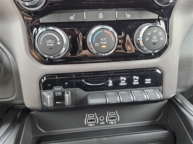 2026 Ram 1500 Big Horn Crew Cab 4x4 5'7" Box