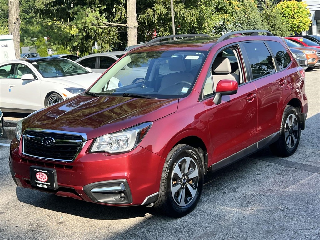 2018 Subaru Forester 2.5i Premium photo 3