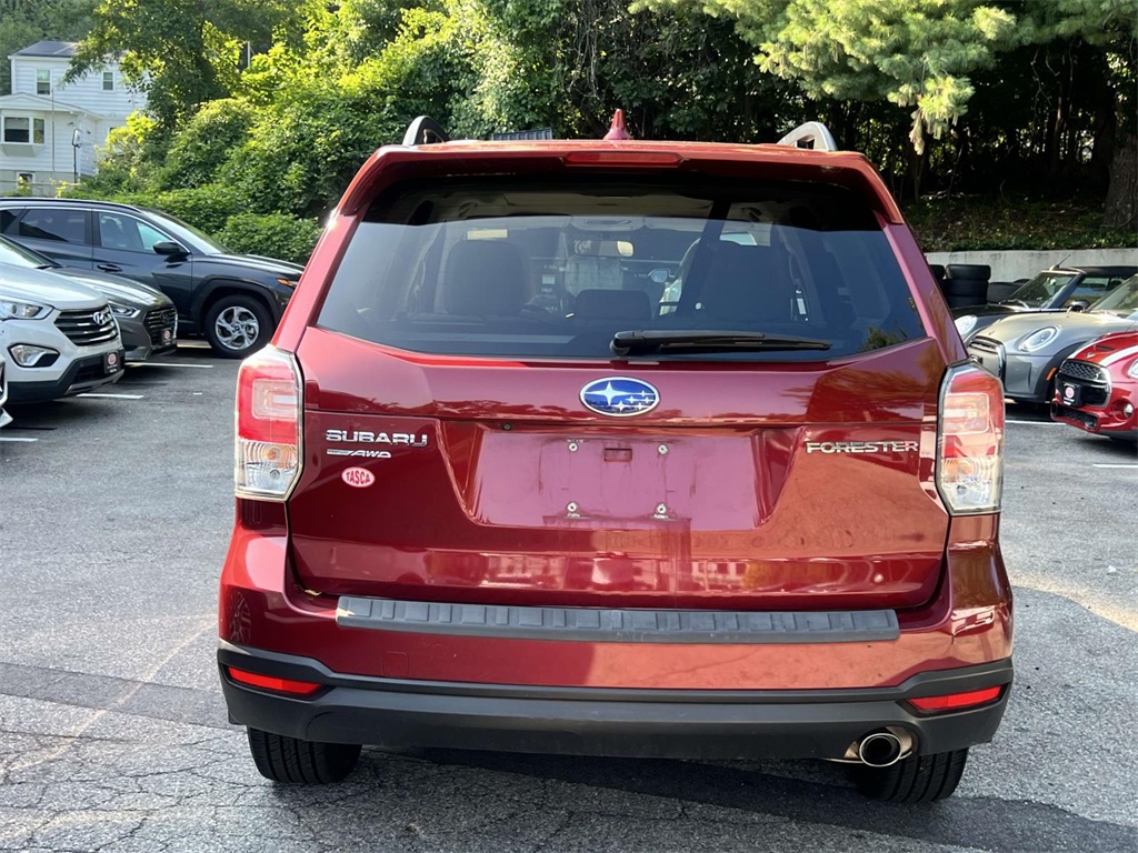 2018 Subaru Forester 2.5i Premium photo 4