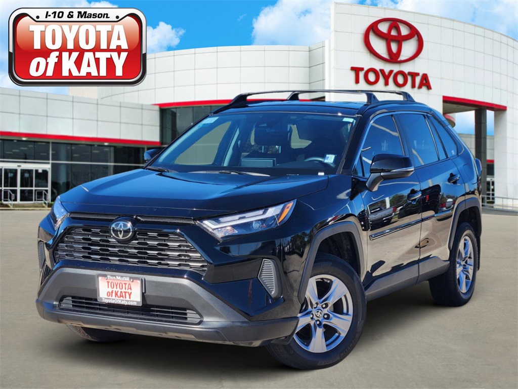 2025 Toyota RAV4 XLE's photo