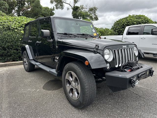 2016 Jeep Wrangler Unlimited Sahara photo 3
