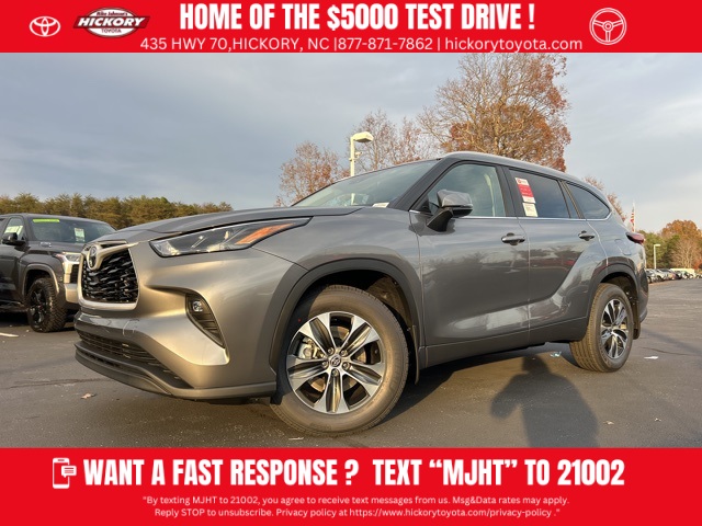 2026 Toyota Highlander XLE's photo