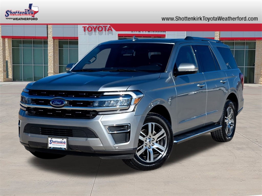 2023 Ford Expedition Limited's photo