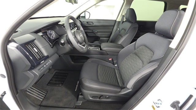 2025 Everest White Pearl Tricoat Nissan Pathfinder SV FWD SUV