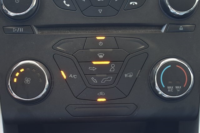 2016 Ford Fusion S photo 20