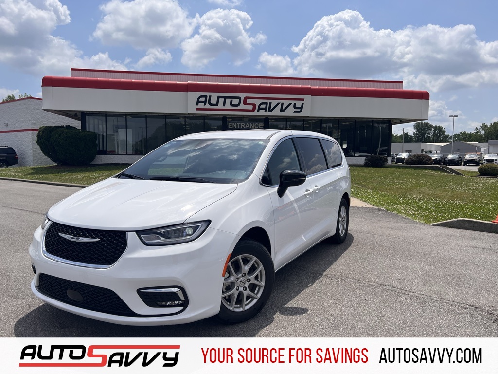 2025 Chrysler Pacifica Select's photo