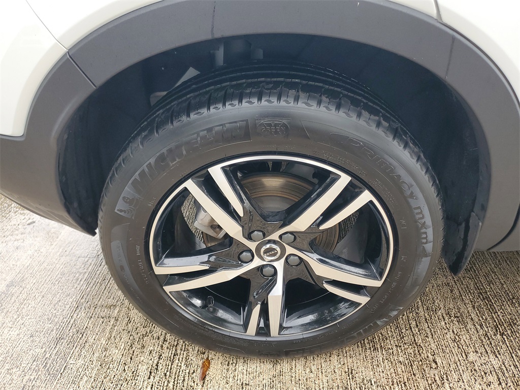 used 2025 Volvo XC40 car, priced at $28,395