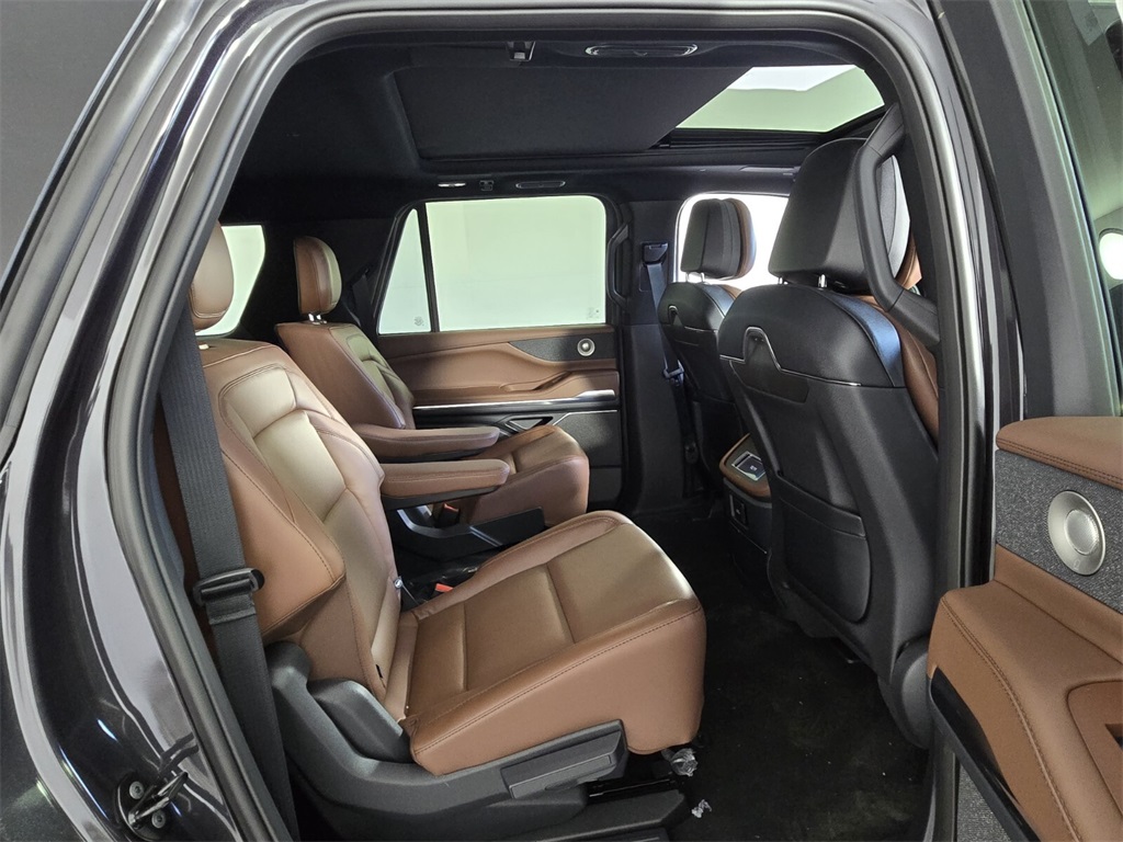 new 2026 Lincoln Navigator L car, priced at $108,340