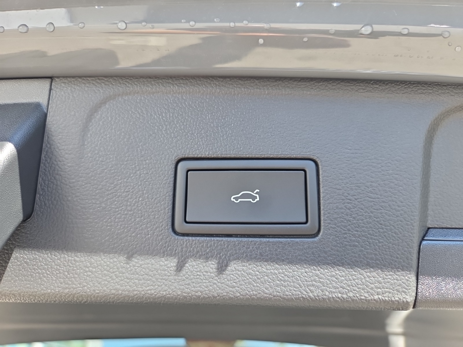 new 2026 Volkswagen Atlas car, priced at $44,617