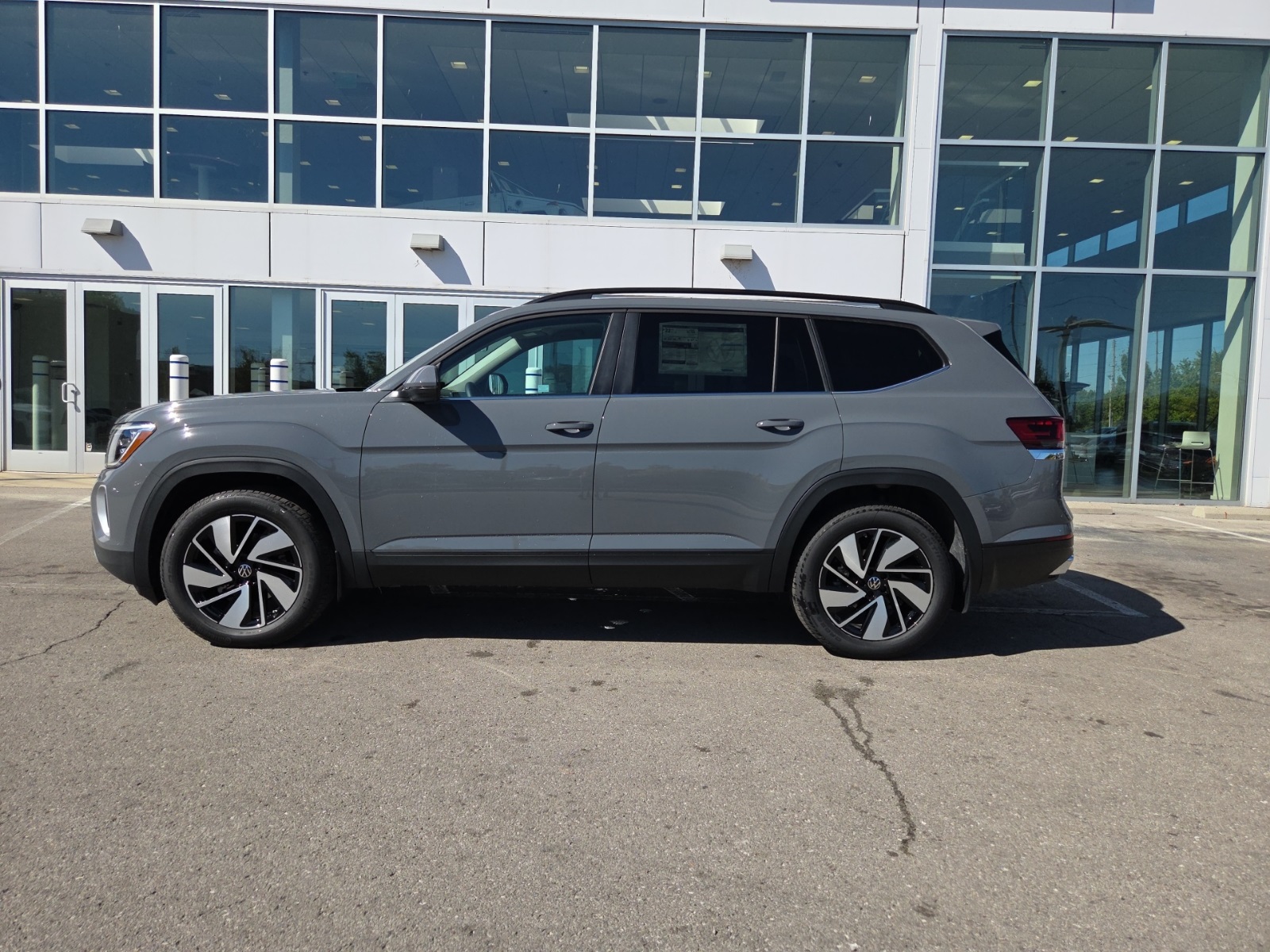 new 2026 Volkswagen Atlas car, priced at $44,617