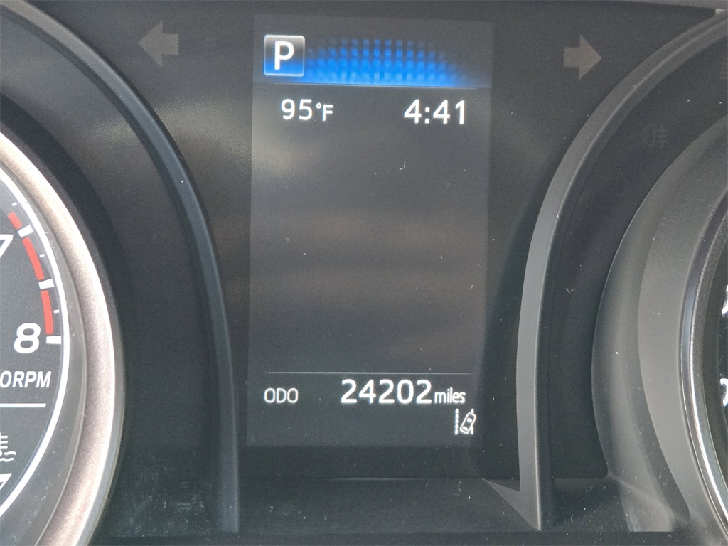 2023 Toyota Camry SE photo 10