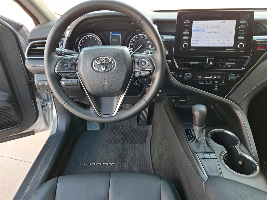 2023 Toyota Camry SE photo 13