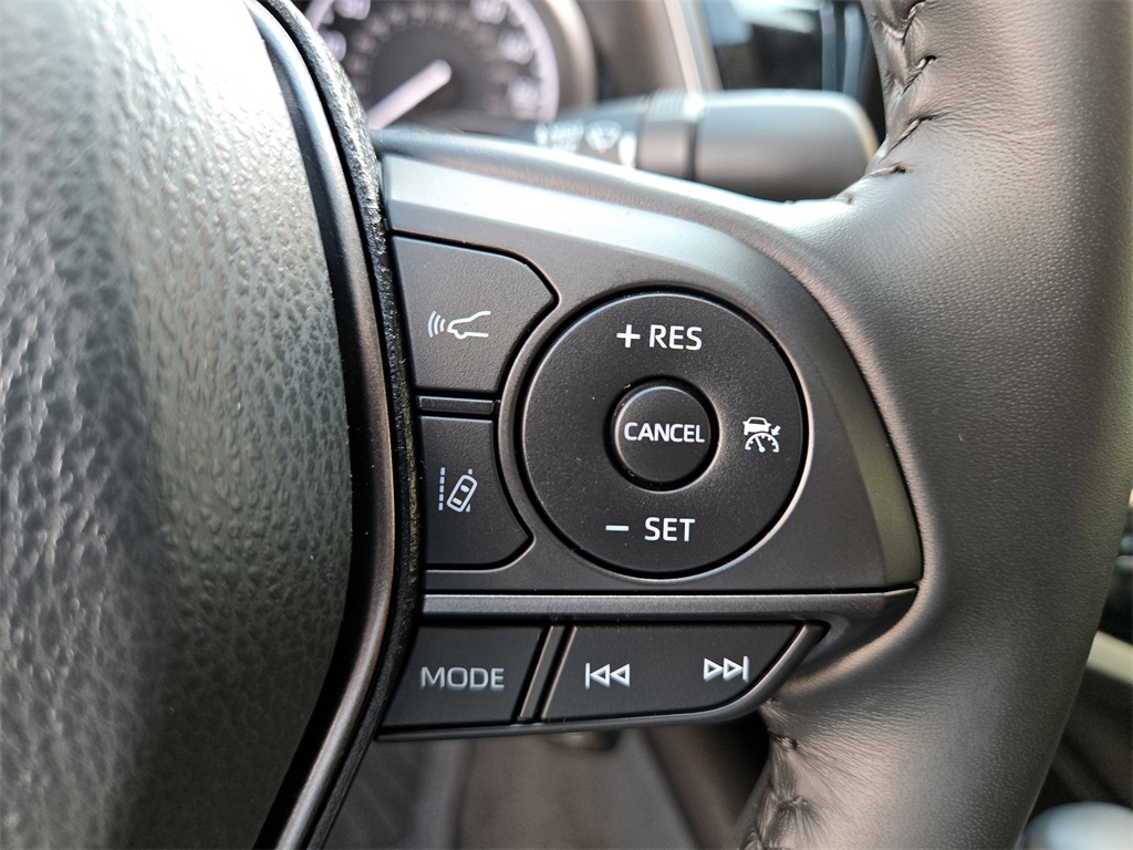 2023 Toyota Camry SE photo 16