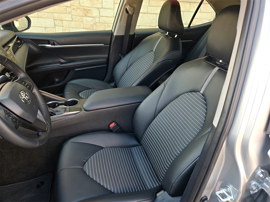 2023 Toyota Camry SE photo 26
