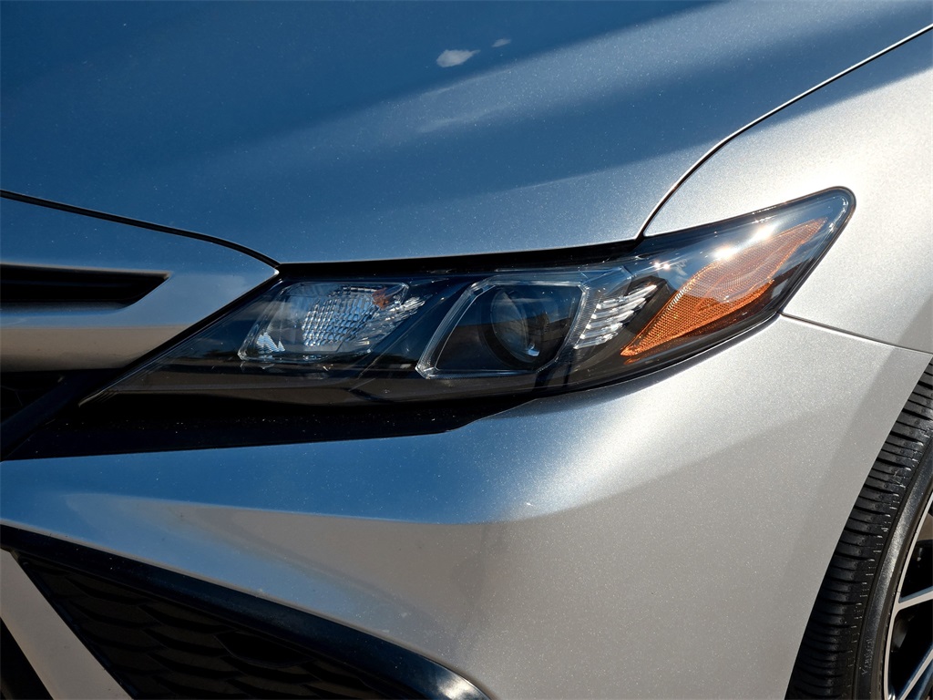 2023 Toyota Camry SE photo 3