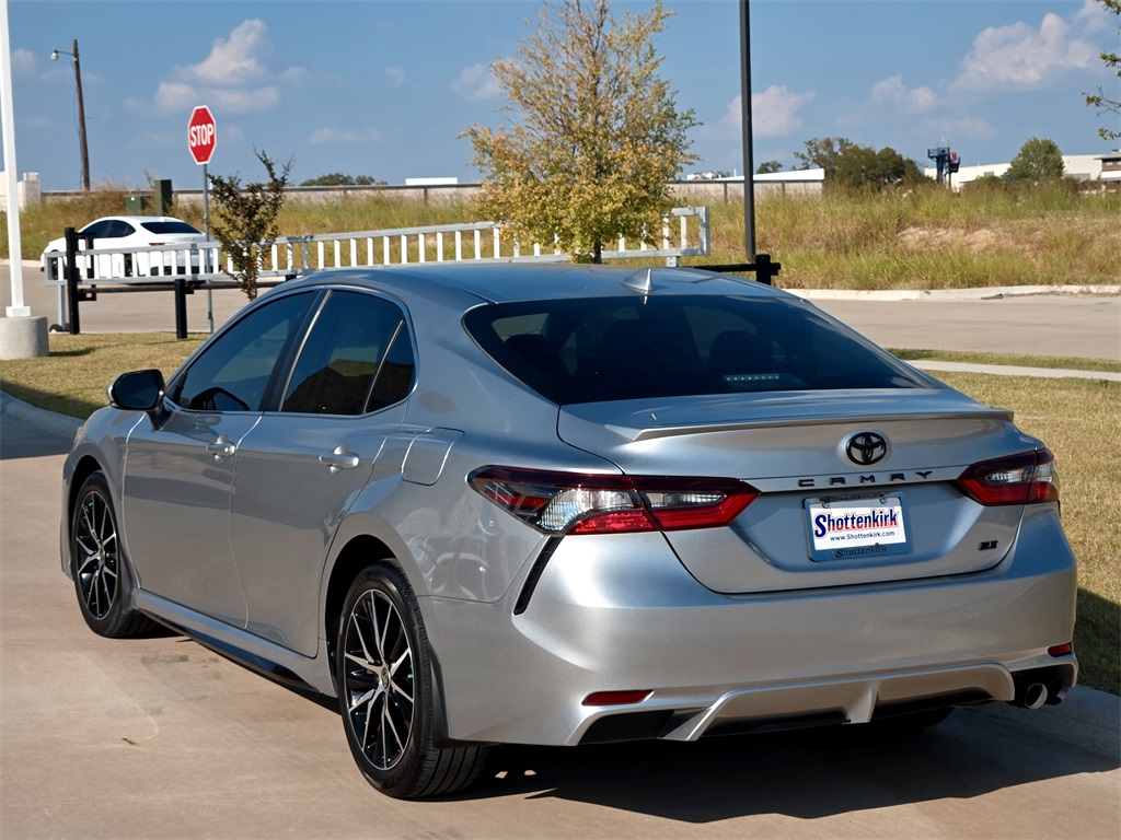 2023 Toyota Camry SE photo 5