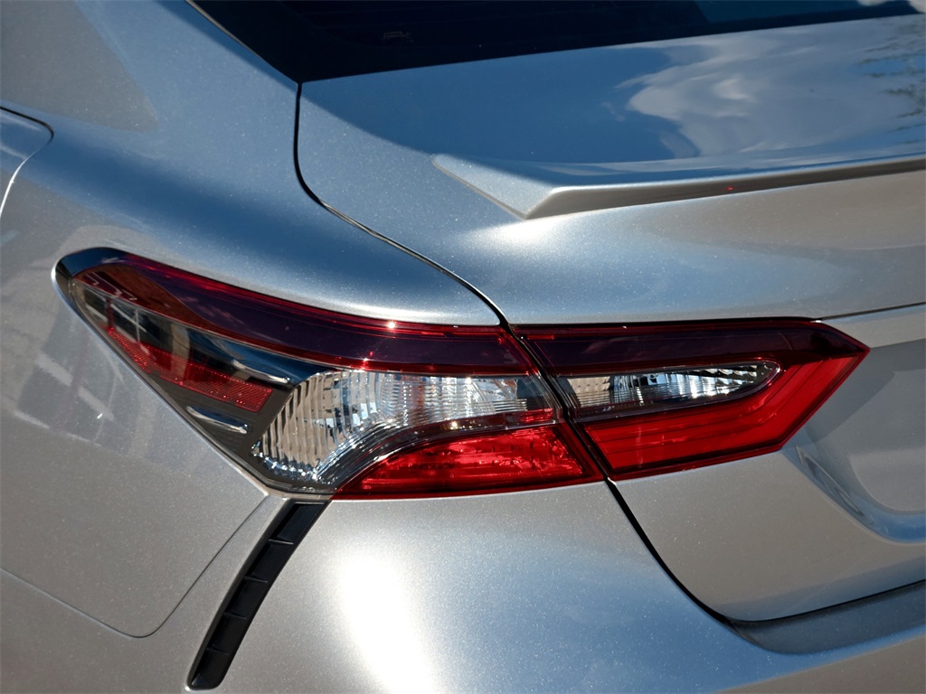 2023 Toyota Camry SE photo 6